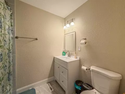 Bath - 400 W Wing St, Bement, IL 61813 photo 1 of 2