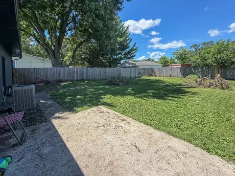 Exterior - 400 W Wing St, Bement, IL 61813 photo 6 of 10