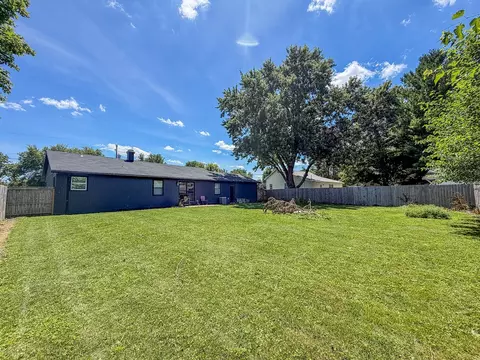 Exterior - 400 W Wing St, Bement, IL 61813 photo 7 of 10
