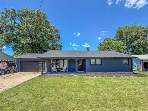 Exterior - 400 W Wing St, Bement, IL 61813 photo 2 of 10