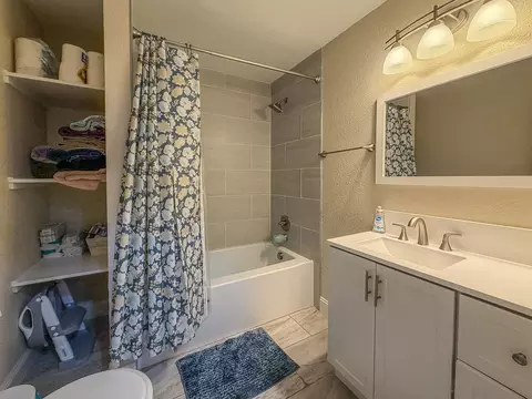 Bath - 400 W Wing St, Bement, IL 61813 photo 2 of 2