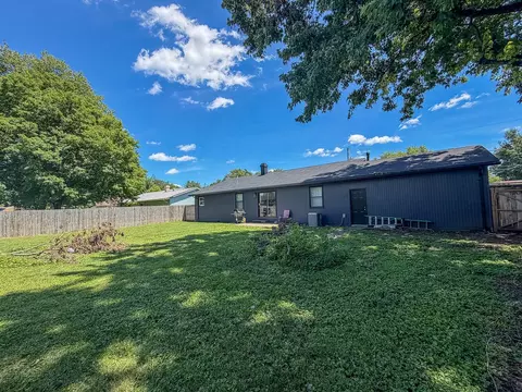Exterior - 400 W Wing St, Bement, IL 61813 photo 9 of 10