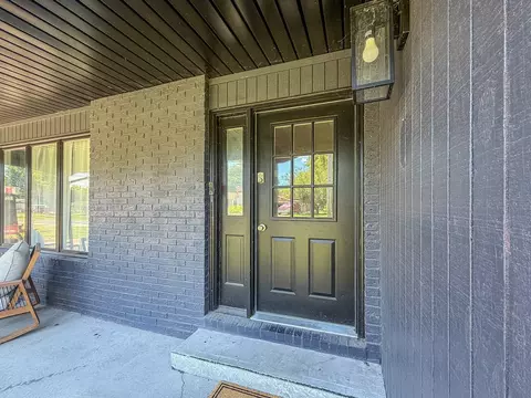 Exterior - 400 W Wing St, Bement, IL 61813 photo 4 of 10