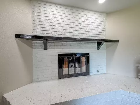 Living - 400 W Wing St, Bement, IL 61813 photo 2 of 6
