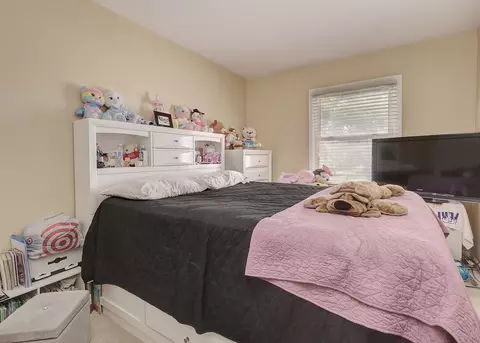 Bedroom - 440 Wright Ct, Bolingbrook, IL 60440 photo 2 of 3