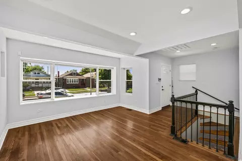 Living - 1732 E 83rd Pl, Chicago, IL 60617 photo 1 of 4