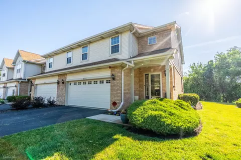 9207 Waterfall Glen Blvd, Darien, IL 60561
