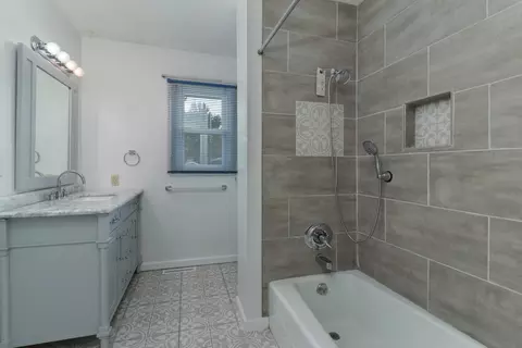 1402 N Hershey Rd, Bloomington, IL 61704 photo 15