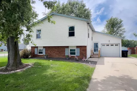1402 N Hershey Rd, Bloomington, IL 61704 photo 4