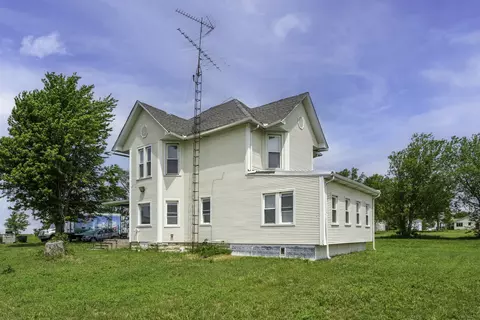 24501 N 1300 East Rd, Cornell, IL 61319