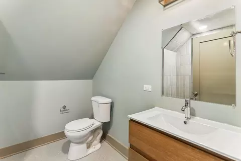 Bath - 819 Mapleton Ave, Oak Park, IL 60302 photo 4 of 5