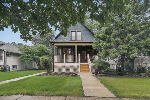 Exterior - 819 Mapleton Ave, Oak Park, IL 60302 photo 2 of 7