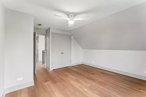 Bedroom - 819 Mapleton Ave, Oak Park, IL 60302 photo 10 of 11