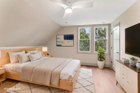 Bedroom - 819 Mapleton Ave, Oak Park, IL 60302 photo 9 of 11