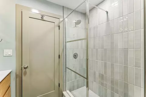 Bath - 819 Mapleton Ave, Oak Park, IL 60302 photo 5 of 5