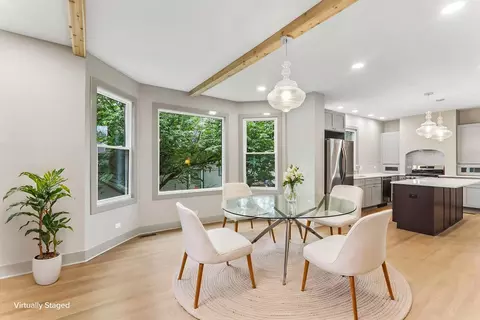 Dining - 819 Mapleton Ave, Oak Park, IL 60302 photo 1 of 2