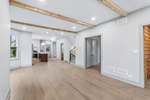 Living - 819 Mapleton Ave, Oak Park, IL 60302 photo 3 of 5