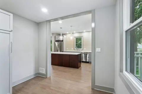 Entry Way - 819 Mapleton Ave, Oak Park, IL 60302 photo 3 of 3