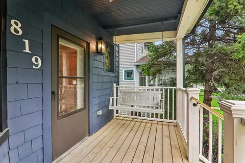 Exterior - 819 Mapleton Ave, Oak Park, IL 60302 photo 4 of 7