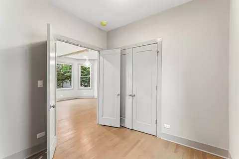 Bedroom - 819 Mapleton Ave, Oak Park, IL 60302 photo 2 of 11