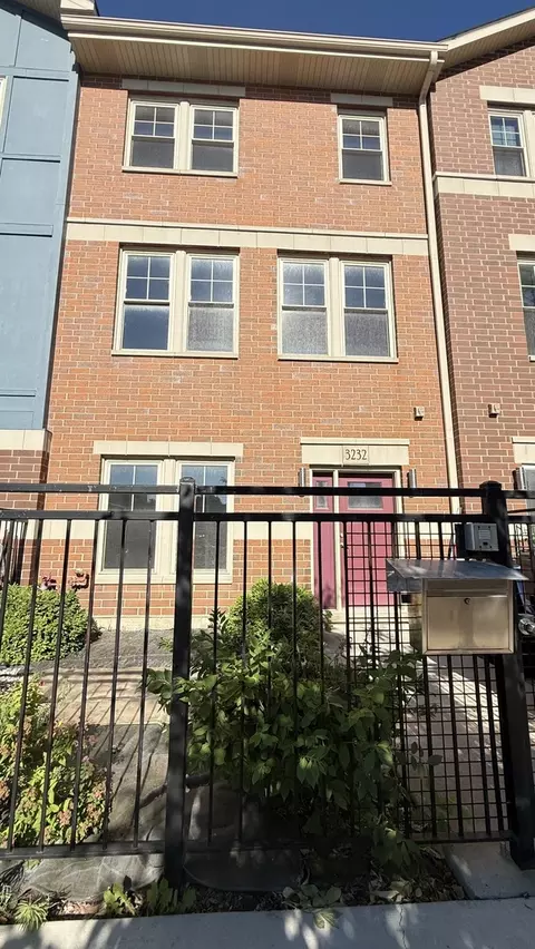 3232 S Shields Ave, Chicago, IL 60616
