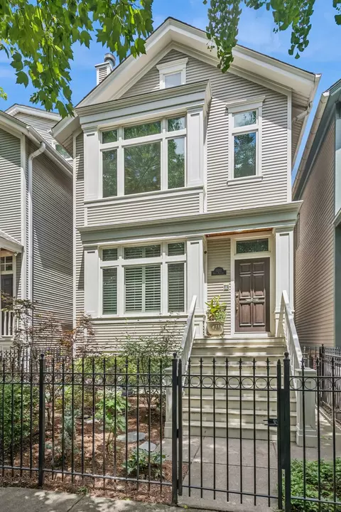 1032 W Montana St, Chicago, IL 60614