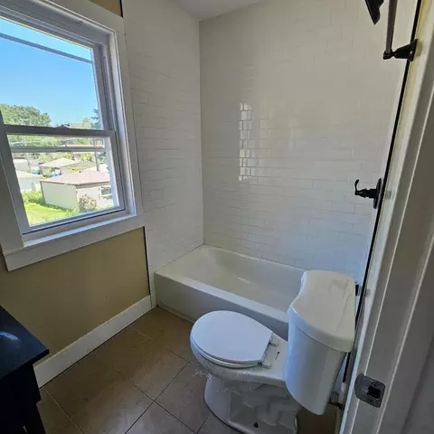 Bath - 2608 E 92nd St, Chicago, IL 60617 photo 2 of 2