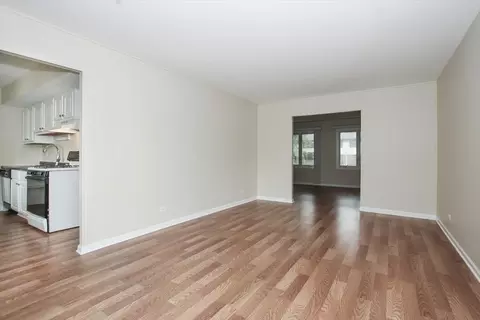 Living - 1475 Rosedale Ln, Hoffman Estates, IL 60169 photo 7 of 8