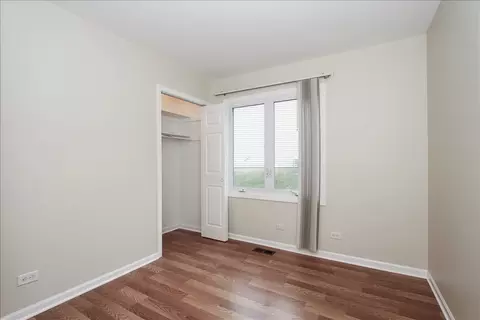 Bedroom - 1475 Rosedale Ln, Hoffman Estates, IL 60169 photo 6 of 6