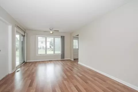Living - 1475 Rosedale Ln, Hoffman Estates, IL 60169 photo 6 of 8
