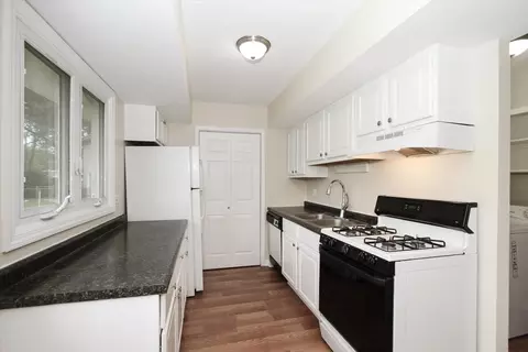 Kitchen - 1475 Rosedale Ln, Hoffman Estates, IL 60169 photo 1 of 3