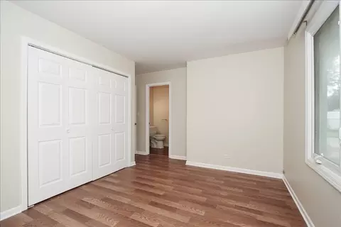 Bedroom - 1475 Rosedale Ln, Hoffman Estates, IL 60169 photo 3 of 6