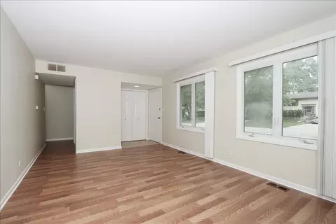 Living - 1475 Rosedale Ln, Hoffman Estates, IL 60169 photo 3 of 8