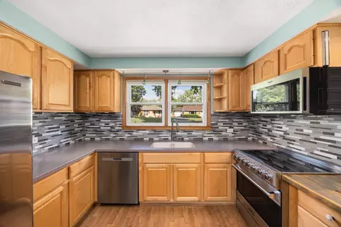 Kitchen - 712 Spring St, Roselle, IL 60172 photo 1 of 3