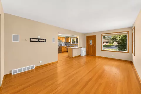 Living - 712 Spring St, Roselle, IL 60172 photo 3 of 3