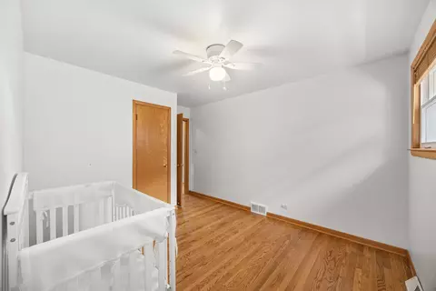 Bedroom - 712 Spring St, Roselle, IL 60172 photo 6 of 6
