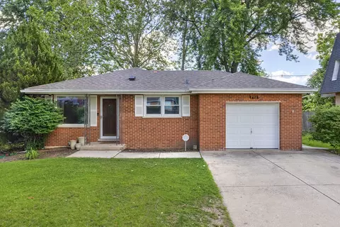 Exterior - 712 Spring St, Roselle, IL 60172 photo 3 of 7