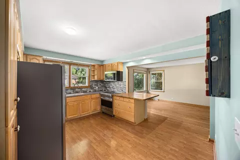 Kitchen - 712 Spring St, Roselle, IL 60172 photo 2 of 3