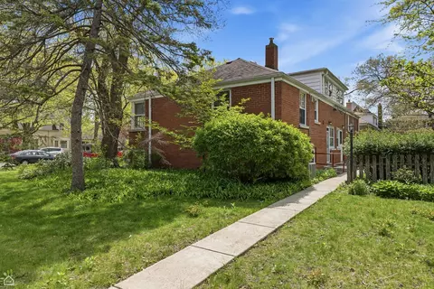Exterior - 414 Barton Ave, Evanston, IL 60202 photo 4 of 6
