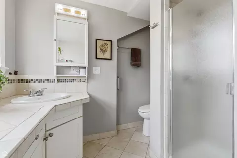 Bath - 414 Barton Ave, Evanston, IL 60202 photo 3 of 3