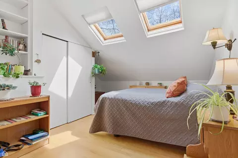 Bedroom - 414 Barton Ave, Evanston, IL 60202 photo 3 of 4