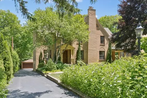 957 Wade St, Highland Park, IL 60035
