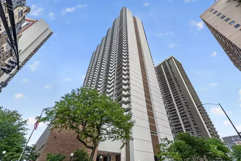 6033 N Sheridan Rd #28D, Chicago, IL 60660