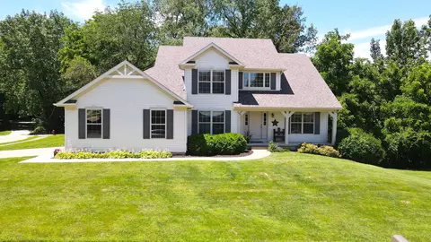 1606 E 5th St, Coal Valley, IL 61240