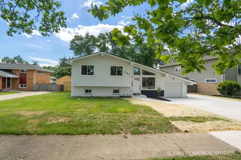 237 Terry Ln, Villa Park, IL 60181