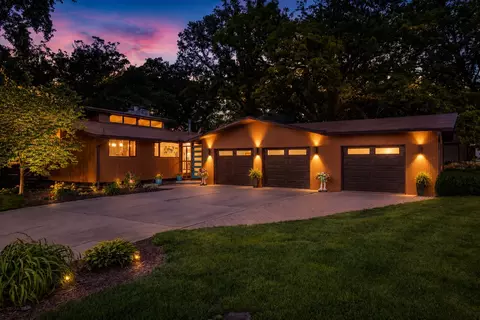 2390 Circle Dr, Ottawa, IL 61350