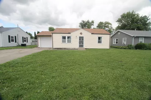 2108 W 68th St, Davenport, IA 52806
