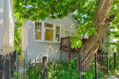 2922 E 78th Pl, Chicago, IL 60649