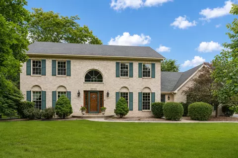 8 S765 Singletree Ln, Naperville, IL 60565
