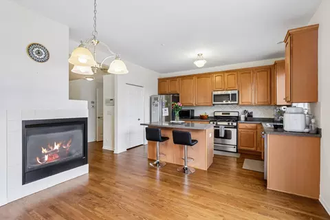 Kitchen - 654 Astor Ln, Wheeling, IL 60090 photo 1 of 4